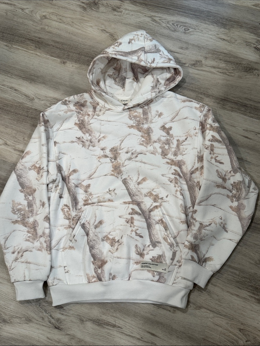 Comfrt Women’s Camo Hoodie in white oak. Unisex size small